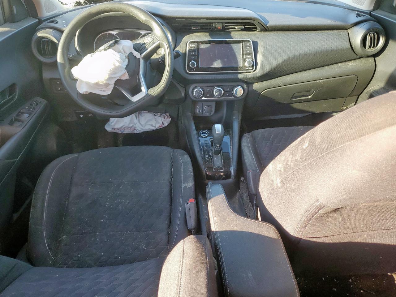 2022 NISSAN KICKS