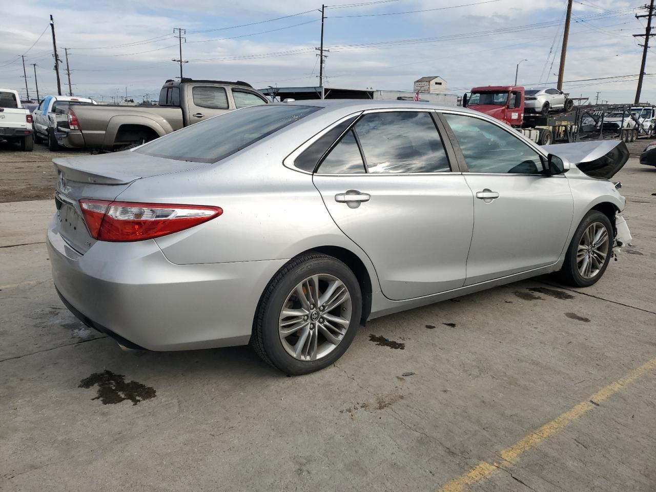 2016 TOYOTA CAMRY