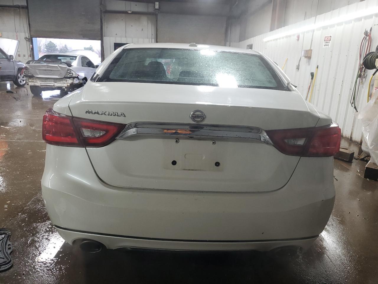 2017 NISSAN Maxima