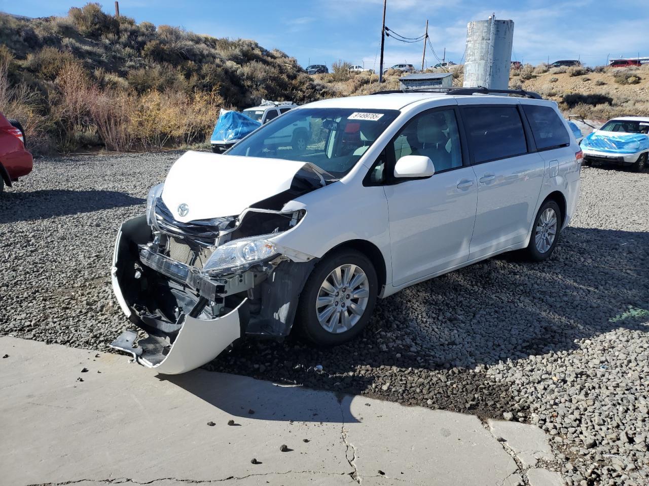 2013 TOYOTA SIENNA