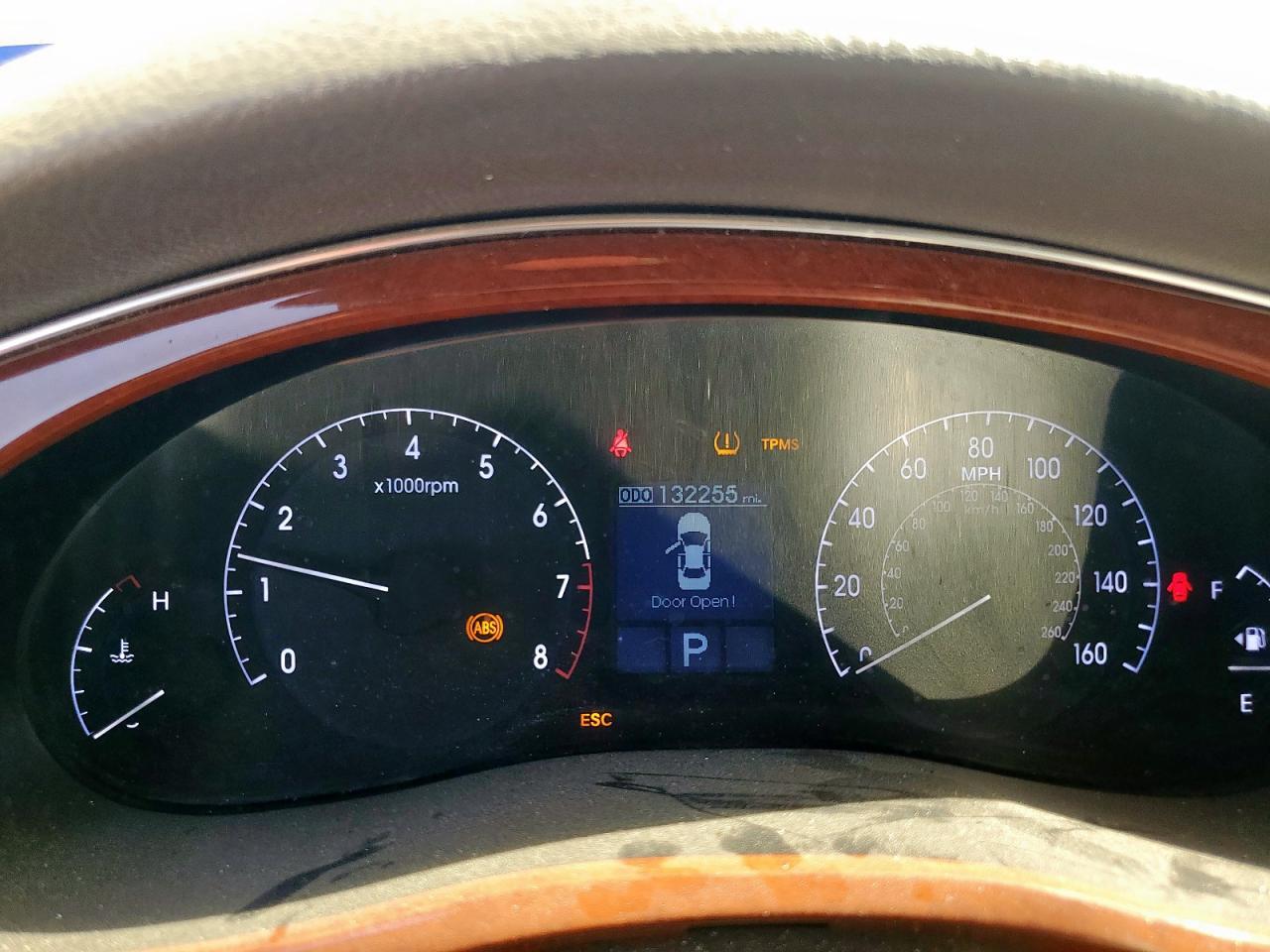 2013 HYUNDAI GENESIS