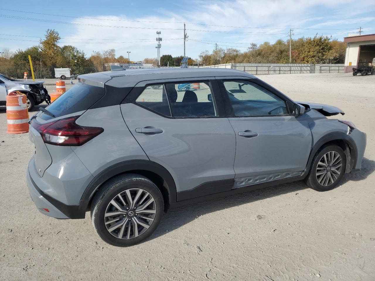 2021 NISSAN KICKS
