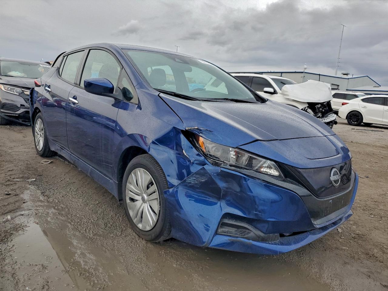 2023 NISSAN LEAF