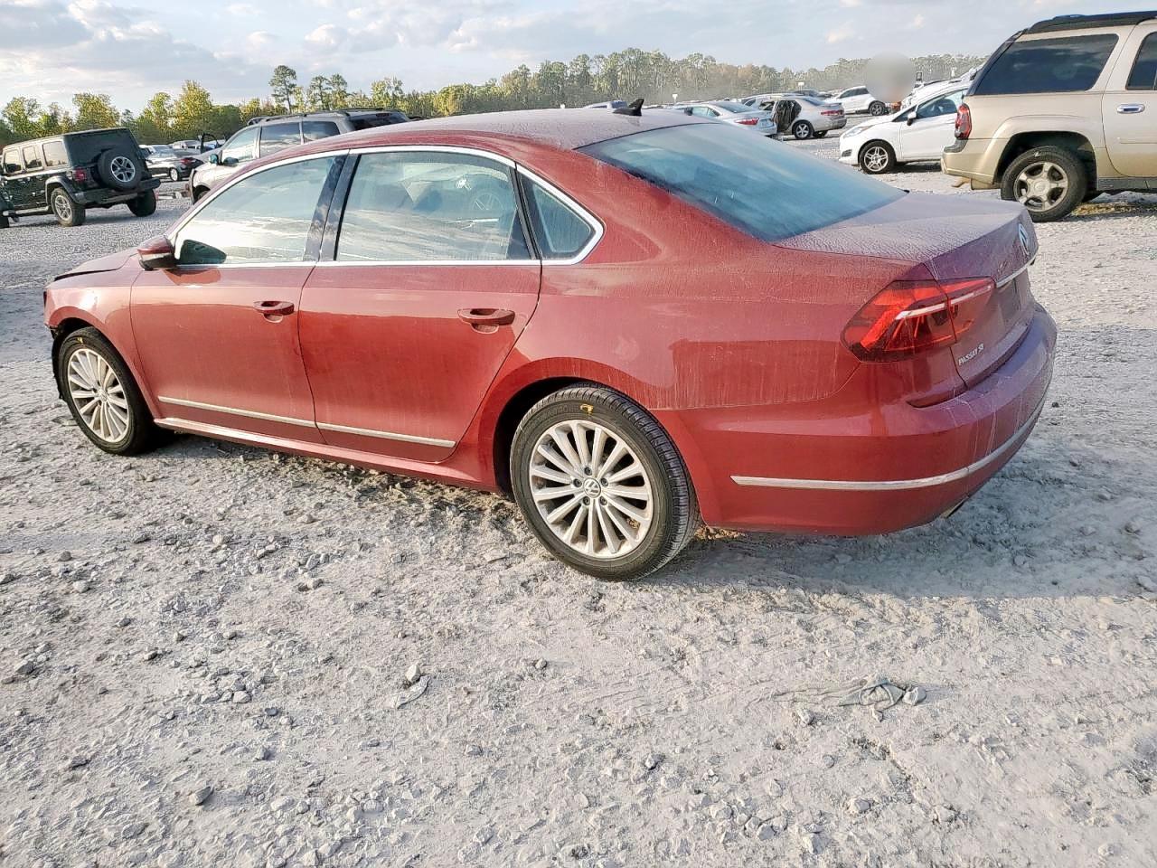 2017 VOLKSWAGEN Passat