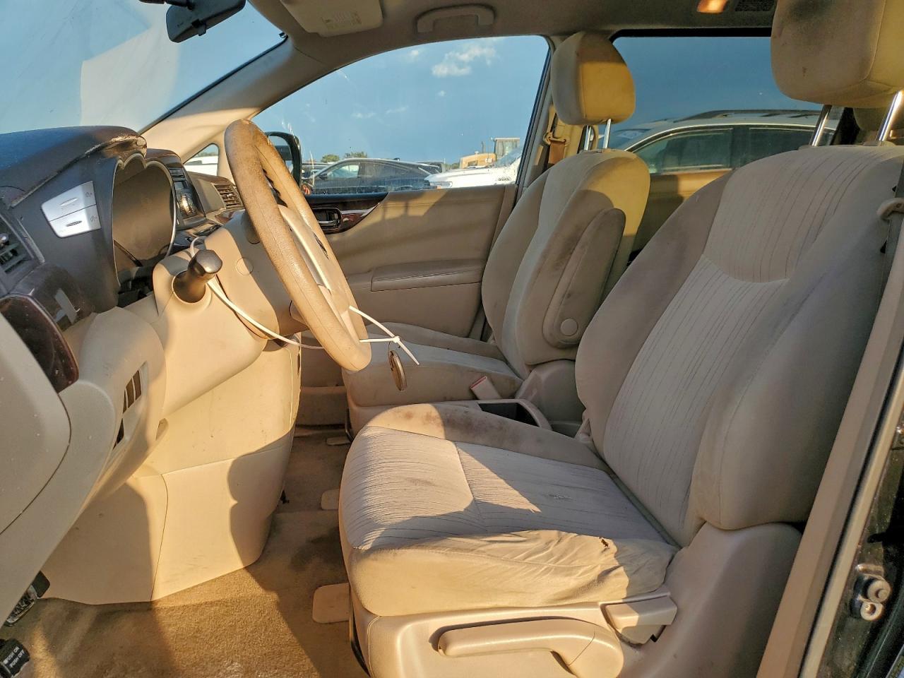 2012 NISSAN Quest