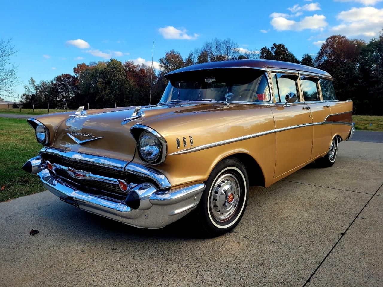 1957 CHEVROLET Nomad