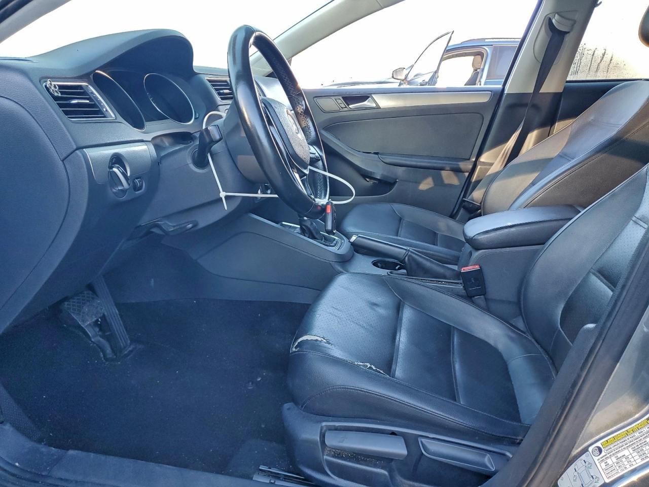 2016 VOLKSWAGEN JETTA