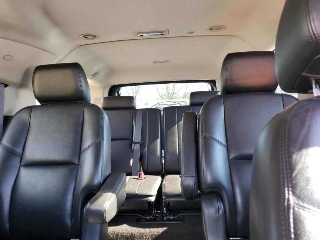 2011 CHEVROLET Suburban