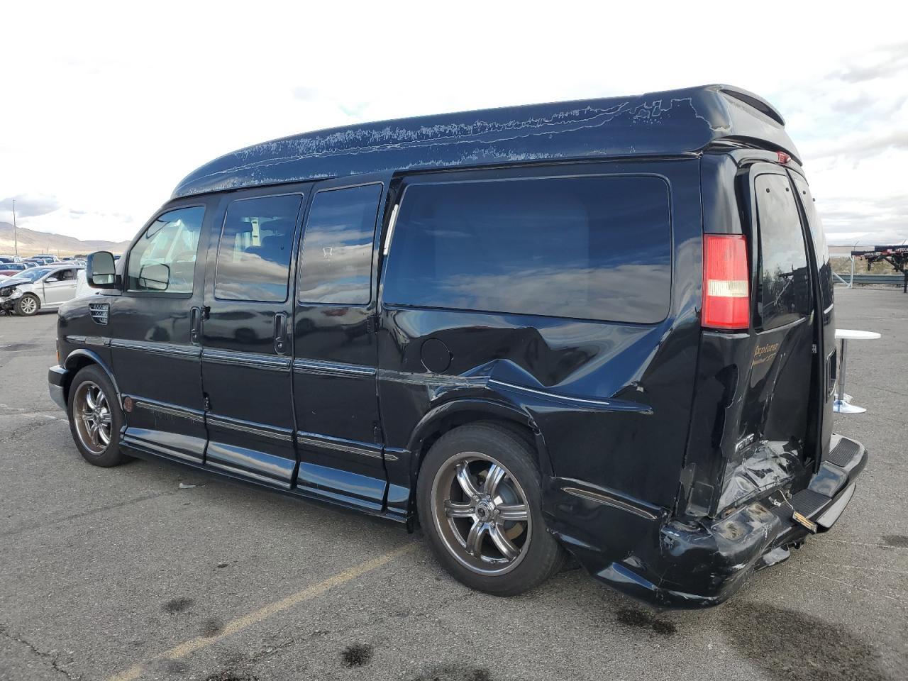 2010 GMC Savana