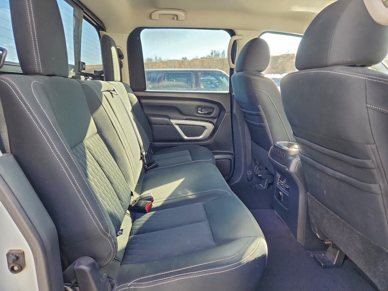 2017 NISSAN Titan