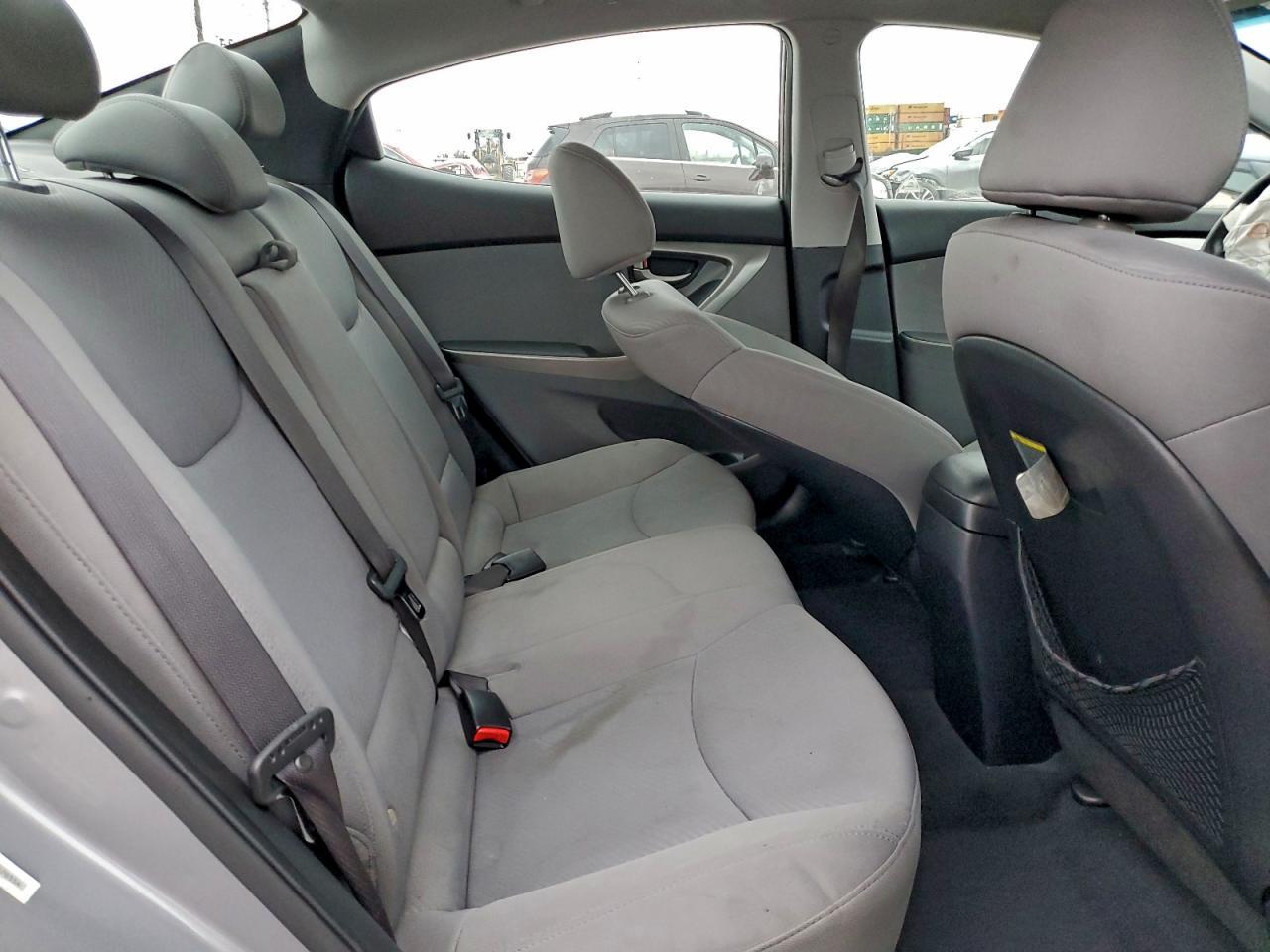 2012 HYUNDAI ELANTRA