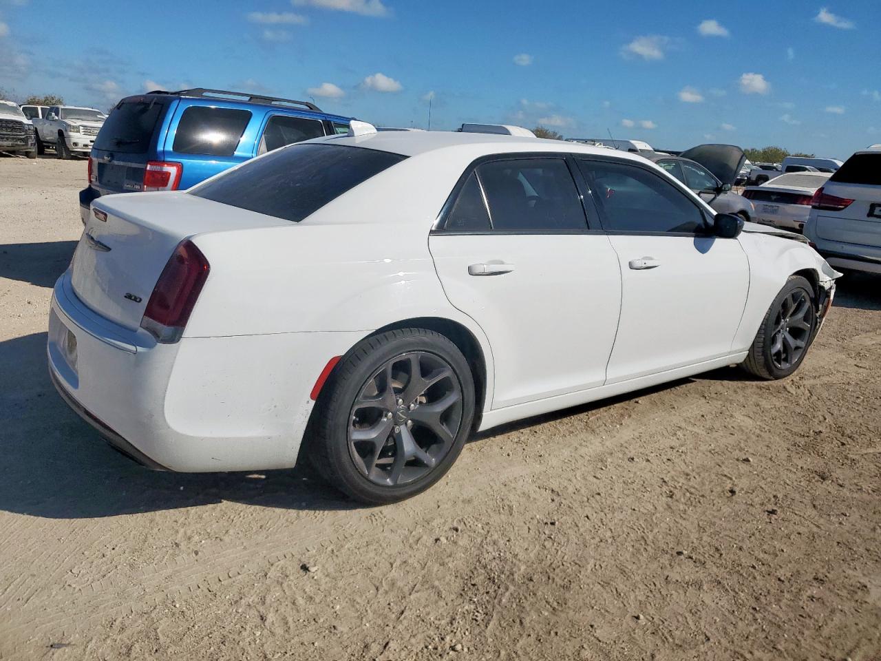 2022 CHRYSLER 300