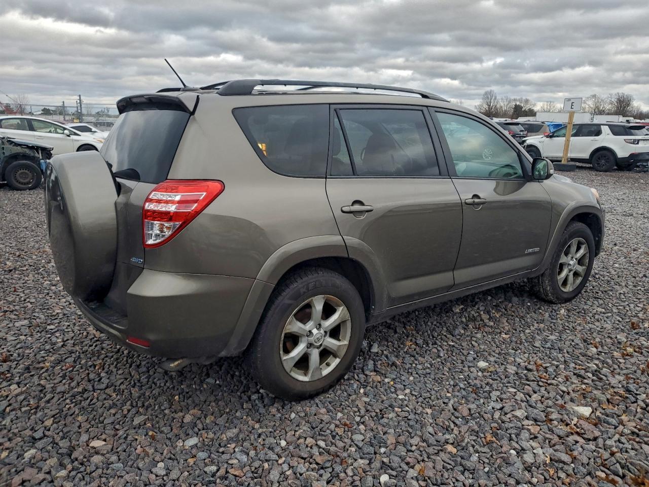 2011 TOYOTA RAV4