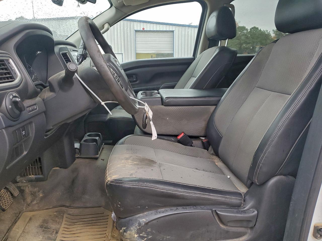2017 NISSAN Titan