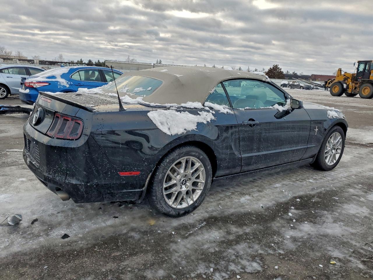 2013 FORD MUSTANG
