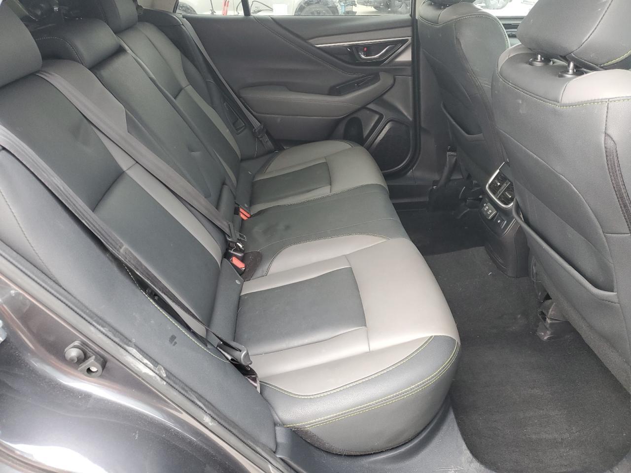 2022 SUBARU Outback