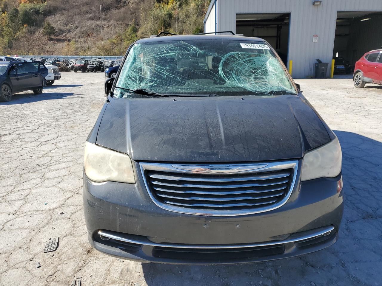 2012 CHRYSLER Town & Country
