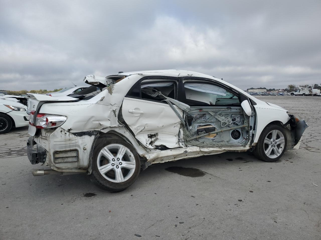 2013 TOYOTA COROLLA