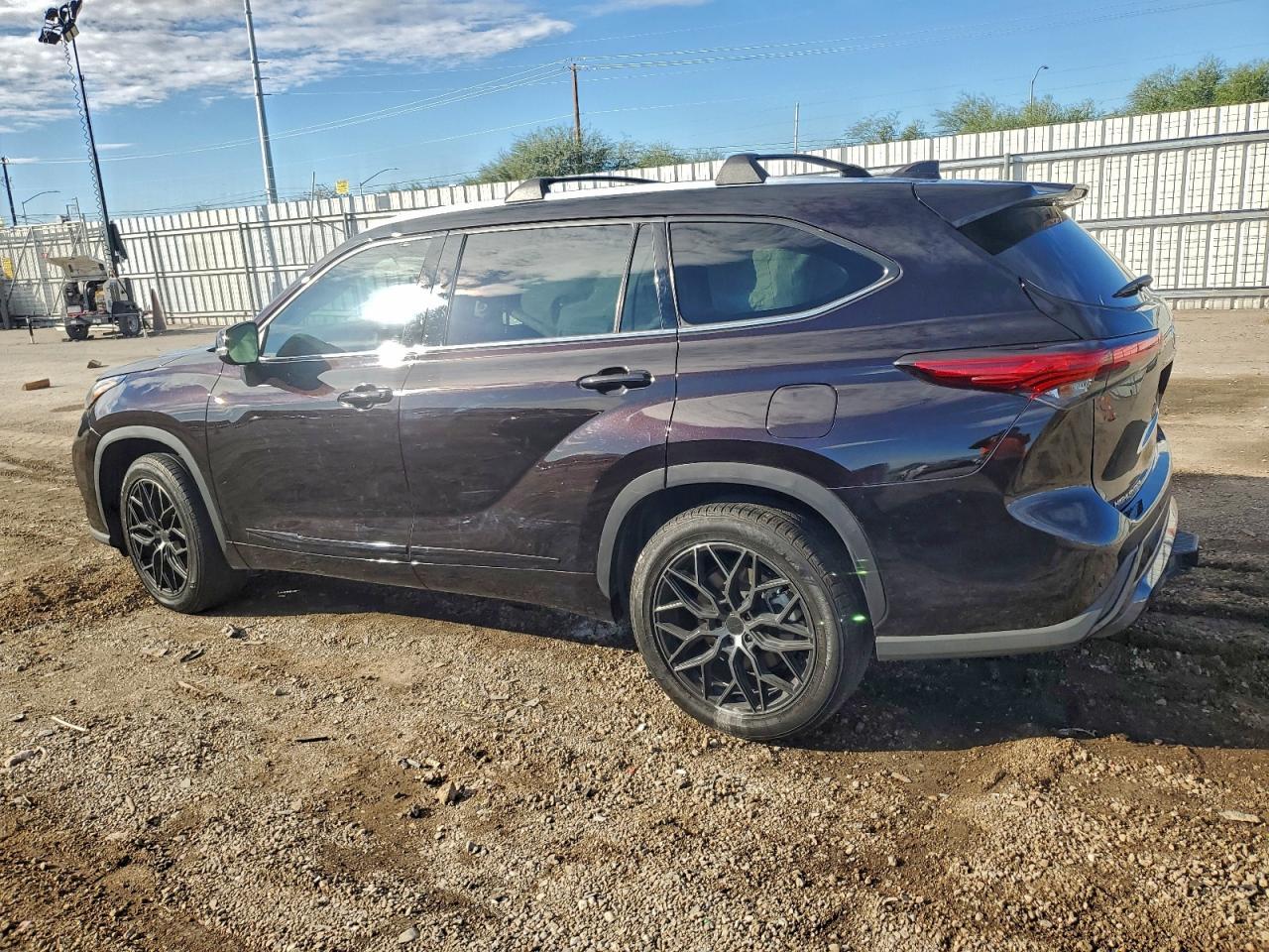 2022 TOYOTA HIGHLANDER
