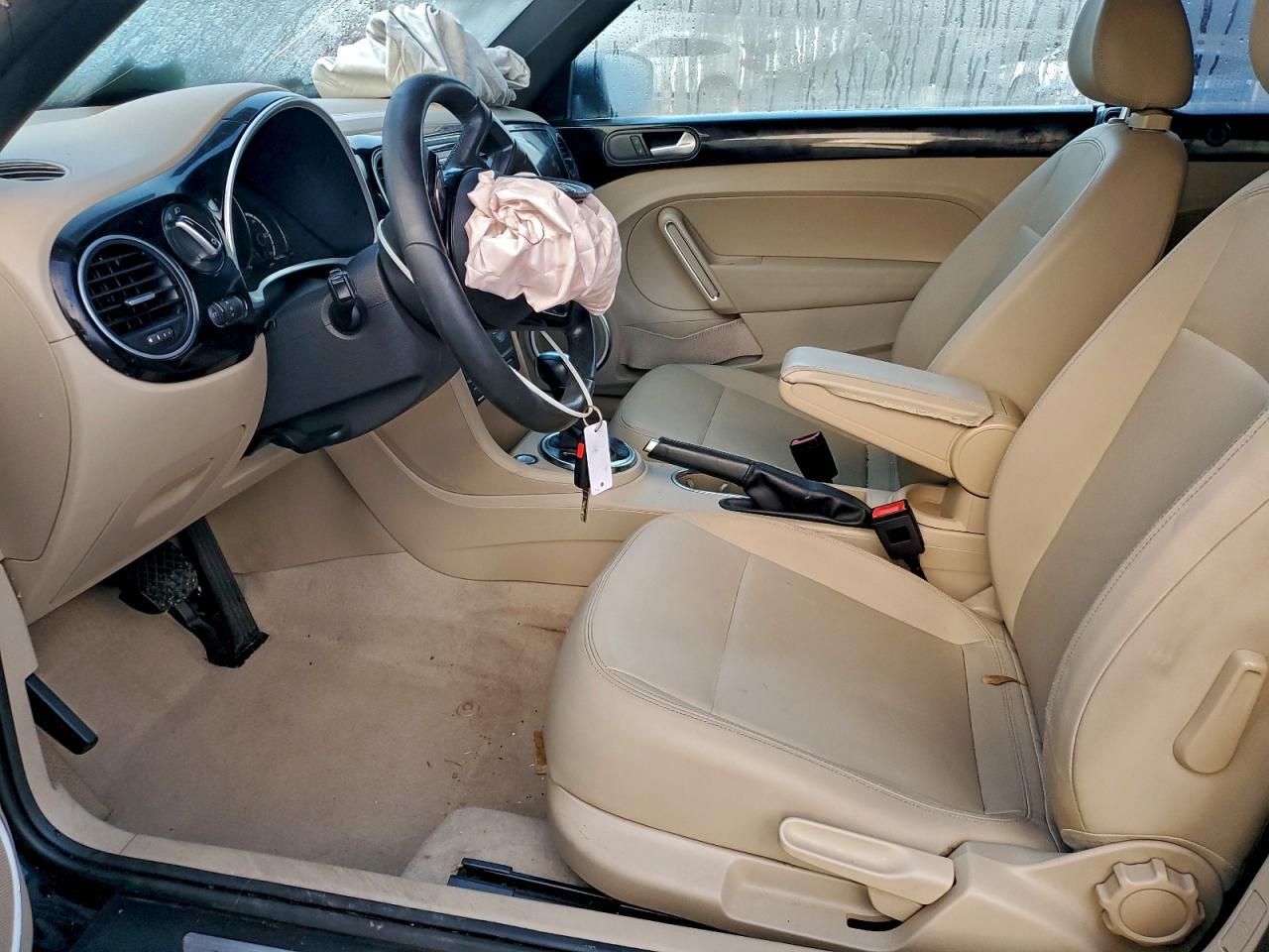 2013 VOLKSWAGEN Beetle