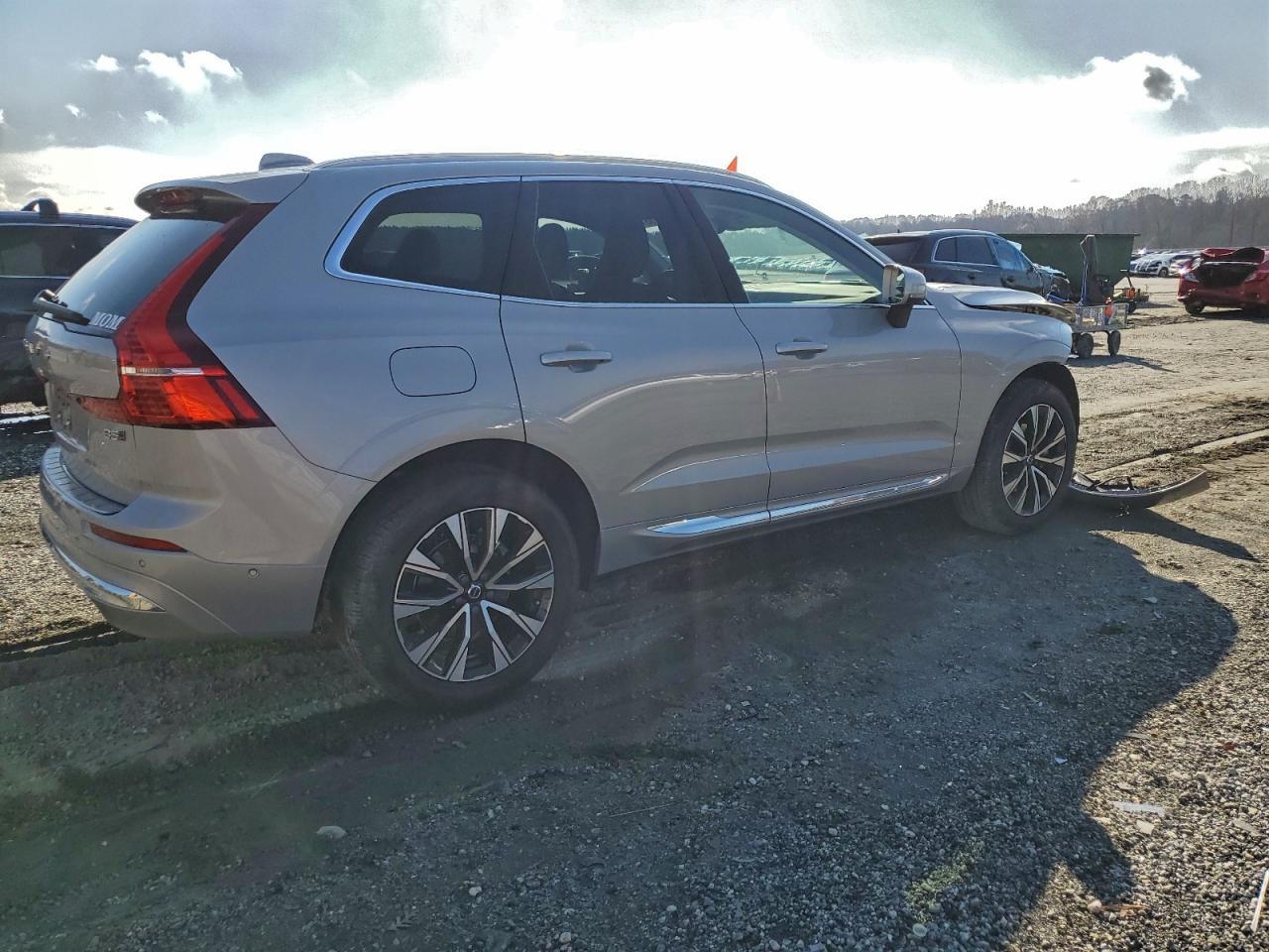 2023 VOLVO XC60