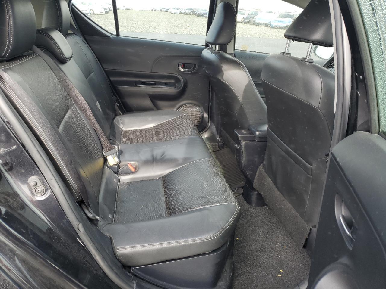 2018 TOYOTA Prius c