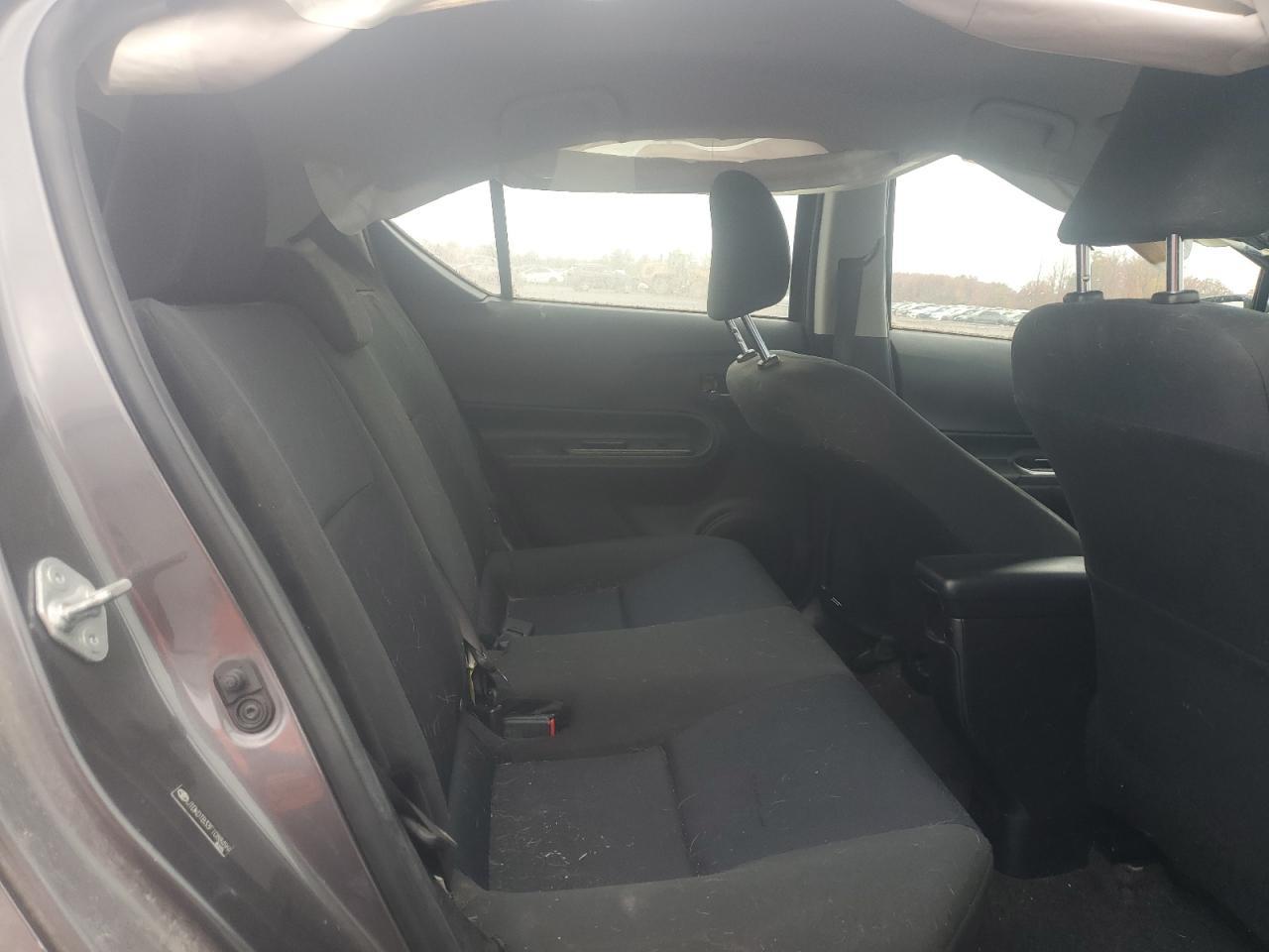 2015 TOYOTA Prius c