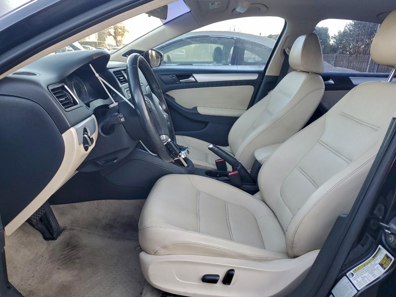 2013 VOLKSWAGEN JETTA