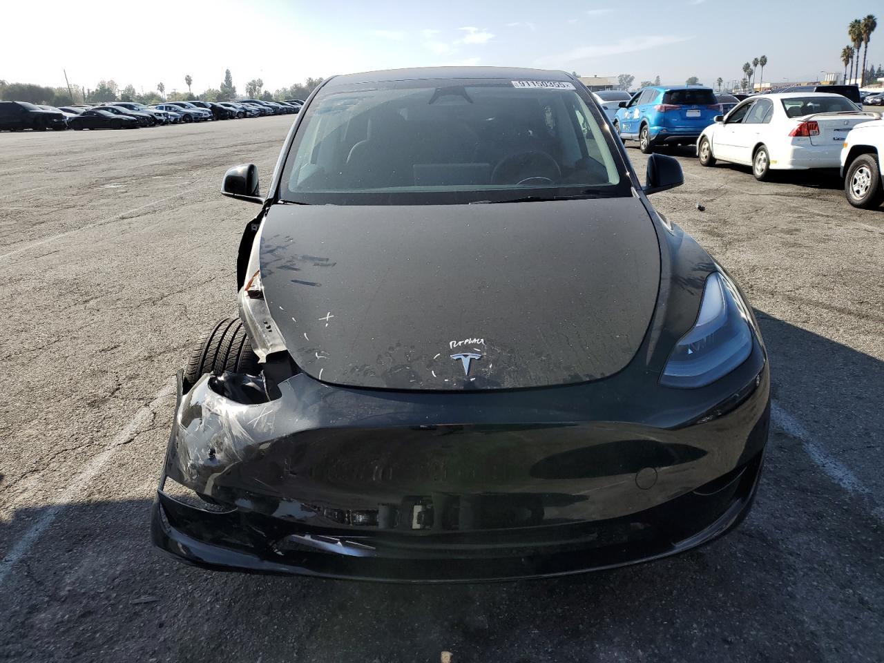 2024 TESLA MODEL Y