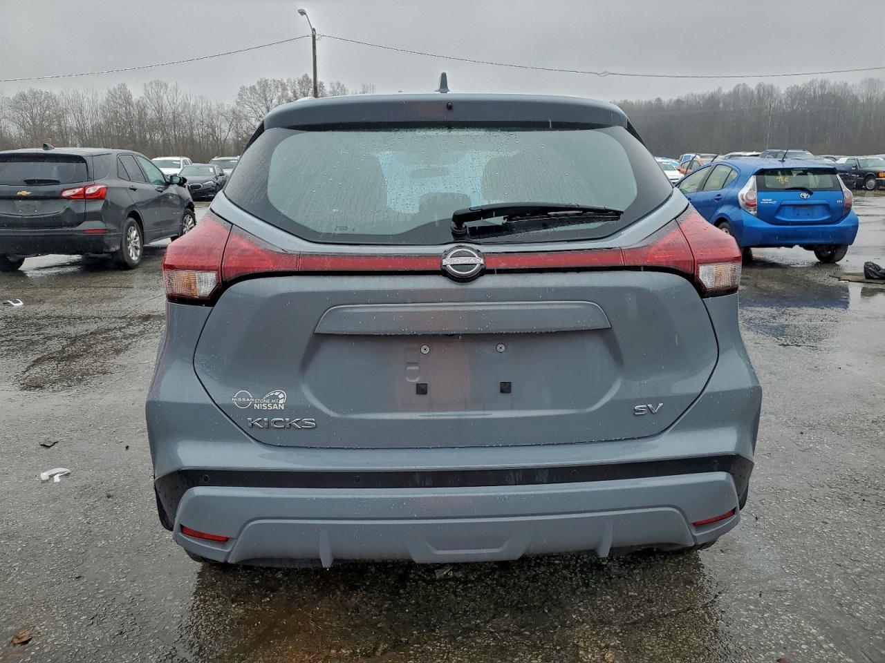 2024 NISSAN KICKS