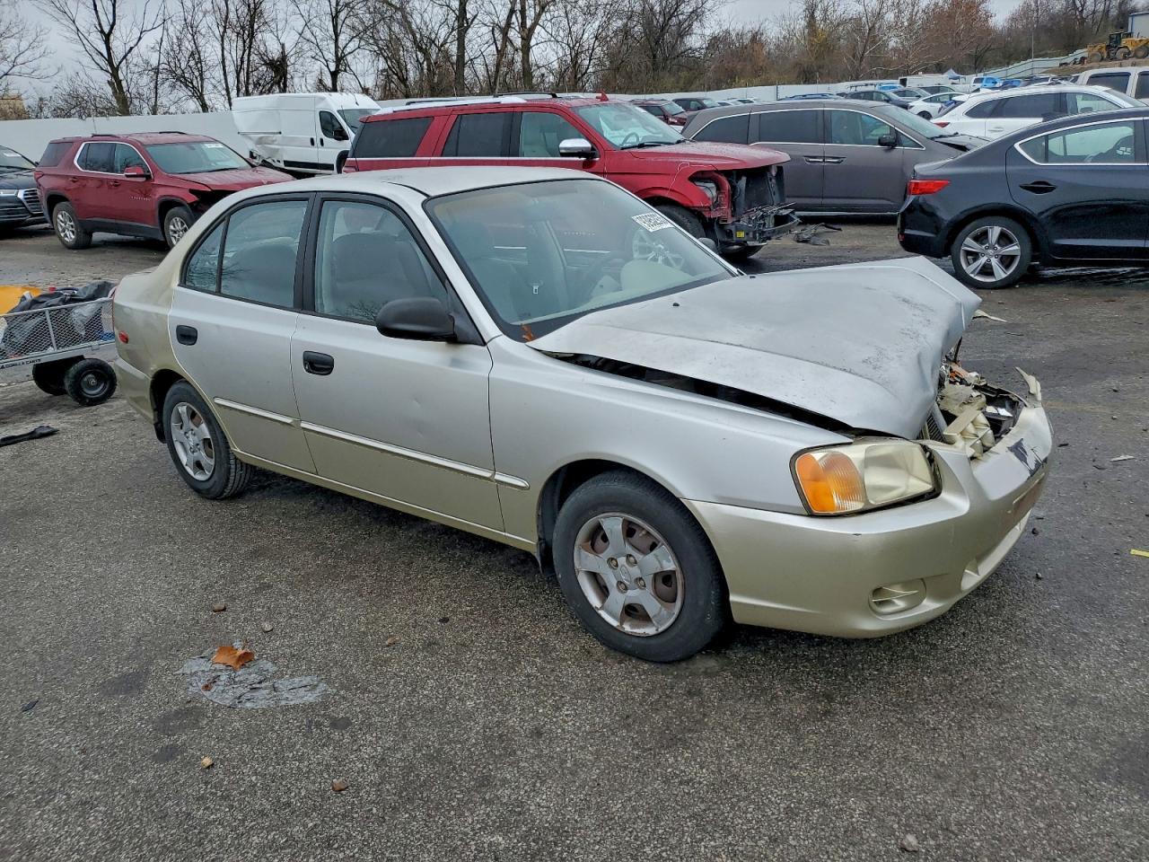 2002 HYUNDAI ACCENT