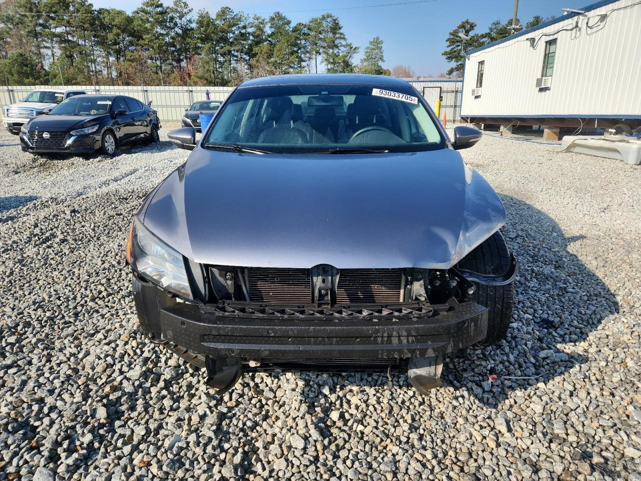 2012 VOLKSWAGEN Passat
