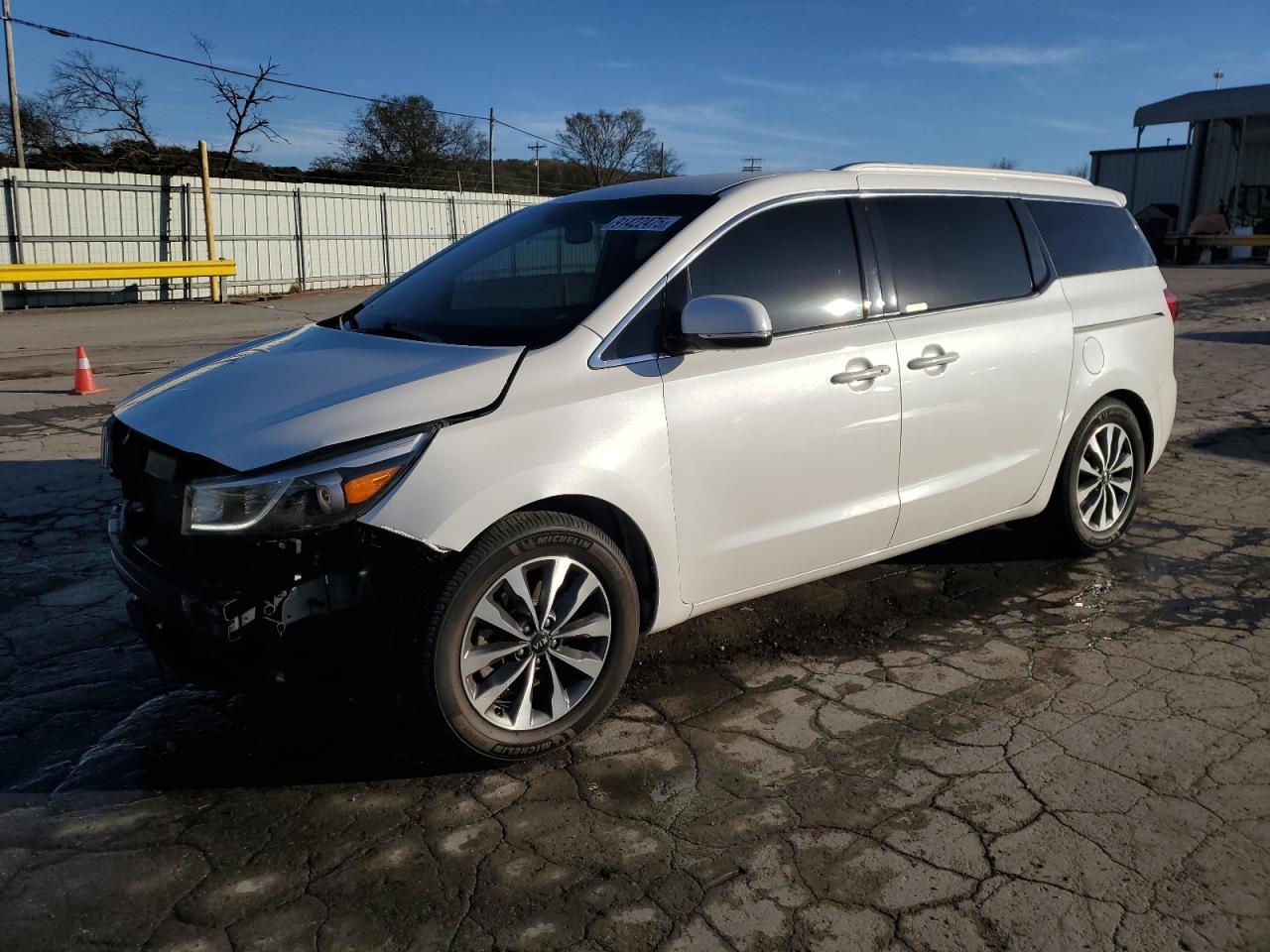 2015 KIA SEDONA
