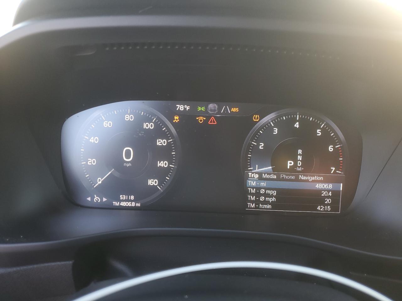 2021 VOLVO XC40
