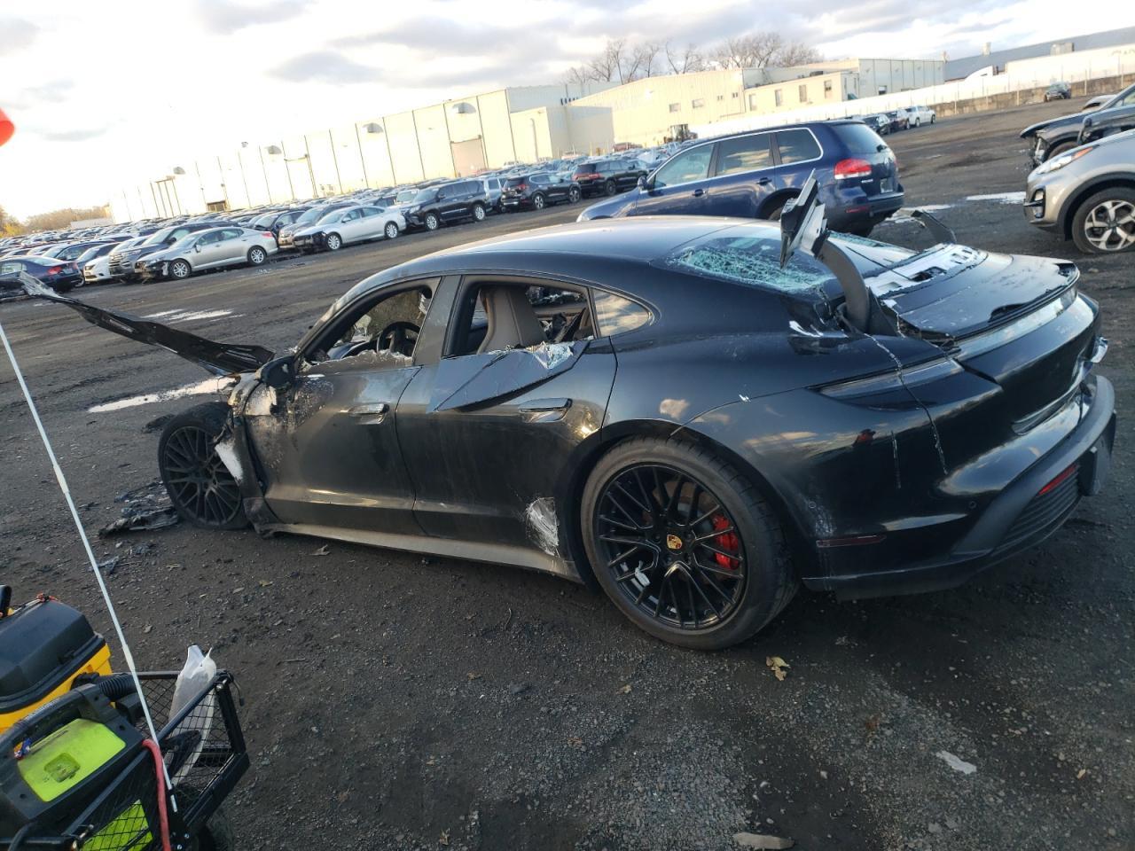 2020 PORSCHE Taycan
