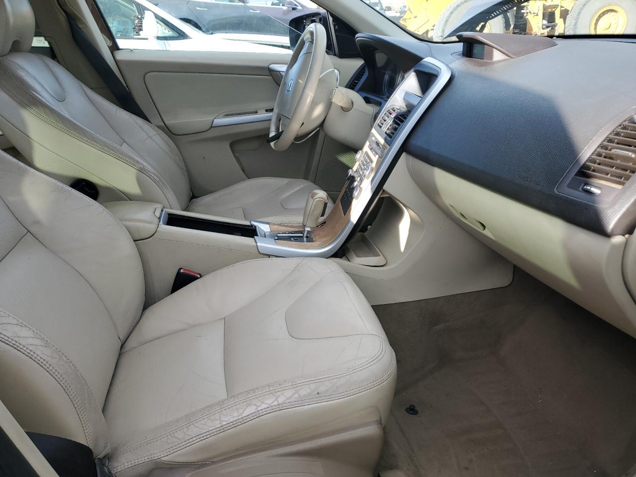 2010 VOLVO XC60