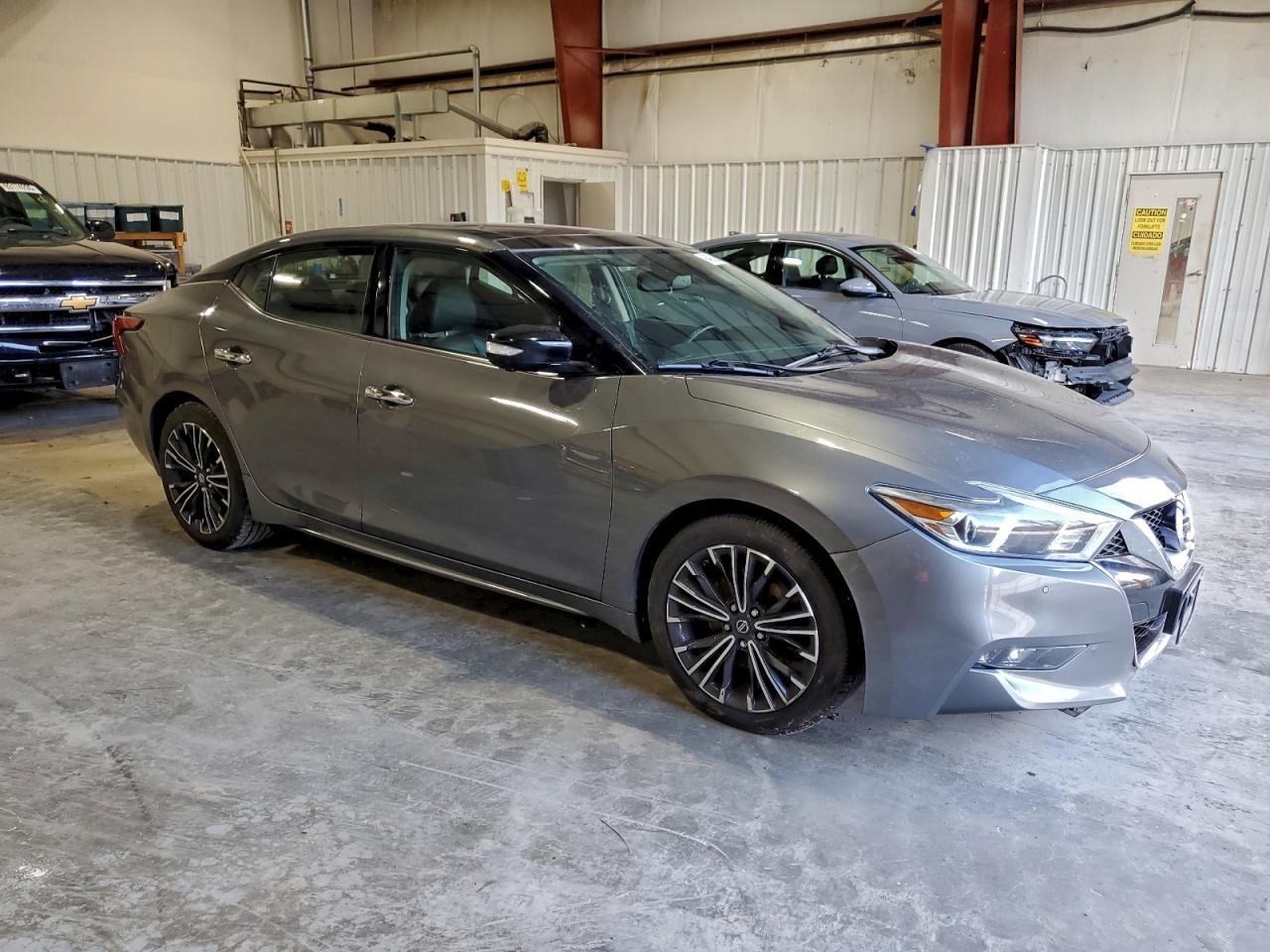 2016 NISSAN