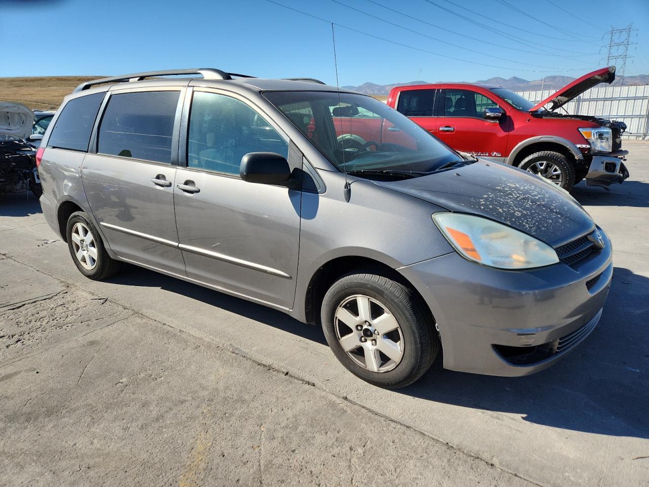 2004 TOYOTA SIENNA