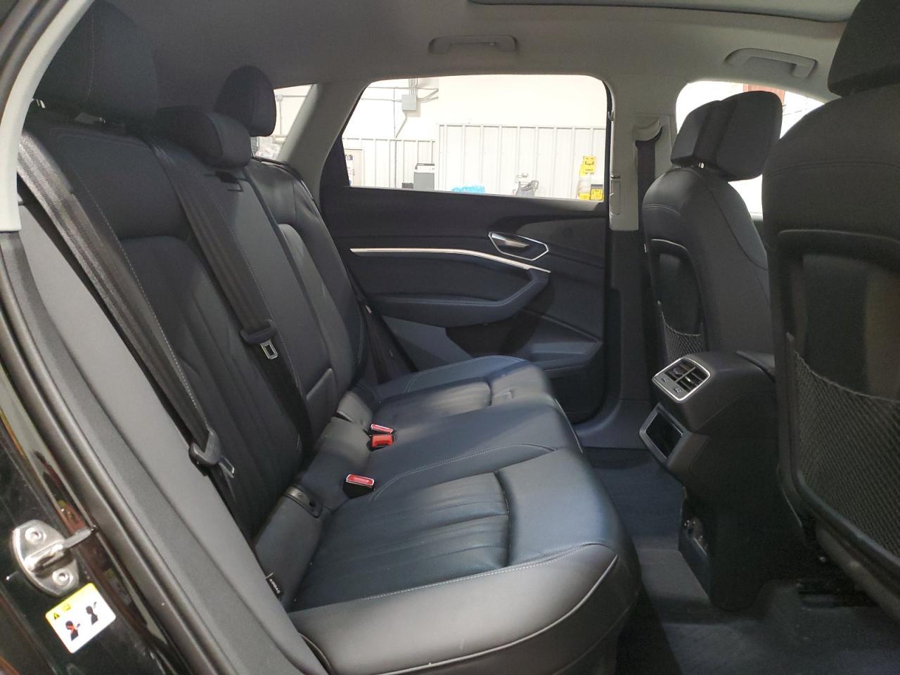 2024 AUDI Q8