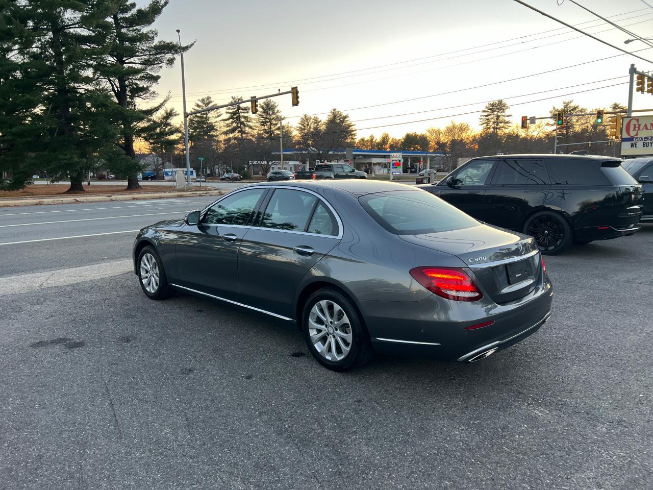 2017 MERCEDES-BENZ E-Class