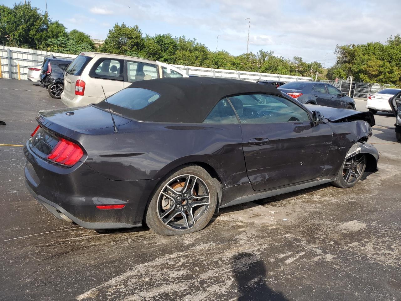 2022 FORD MUSTANG