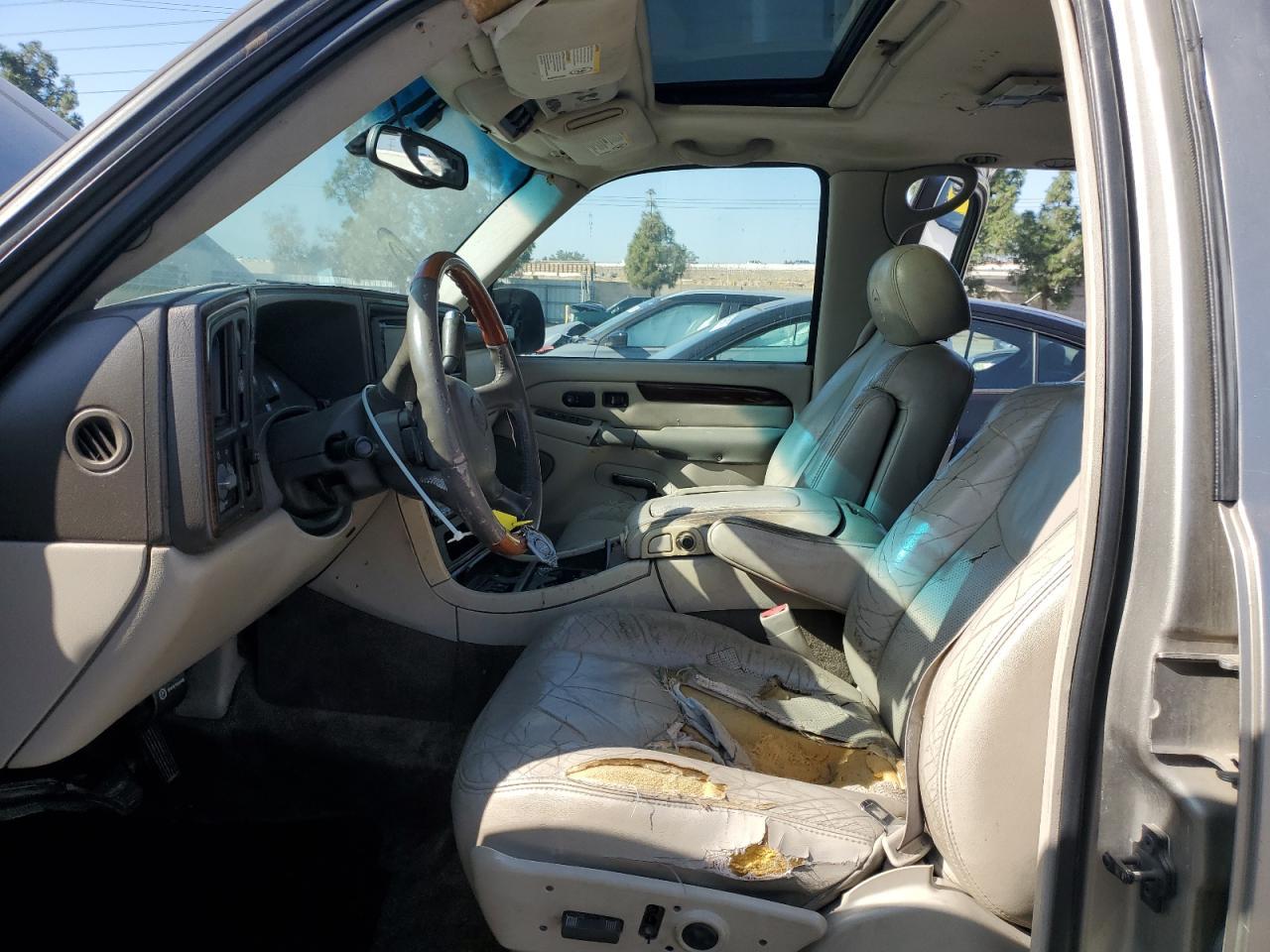 2002 CADILLAC ESCALADE