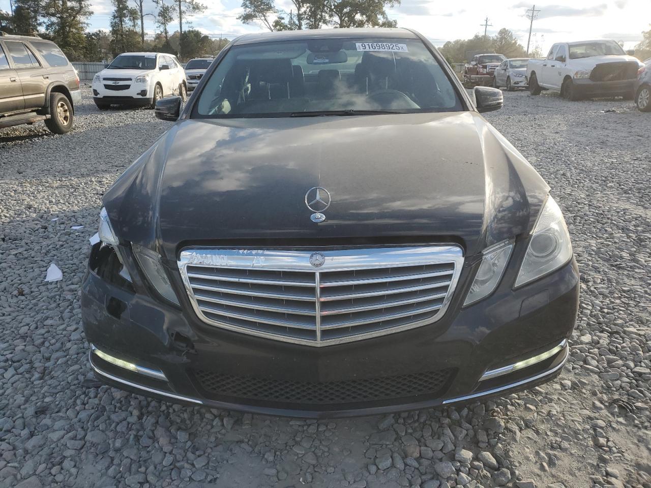 2013 MERCEDES-BENZ E-Class
