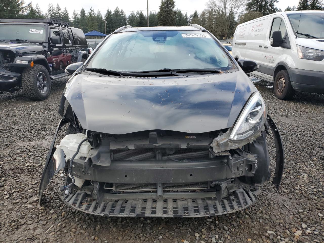 2018 TOYOTA Prius c