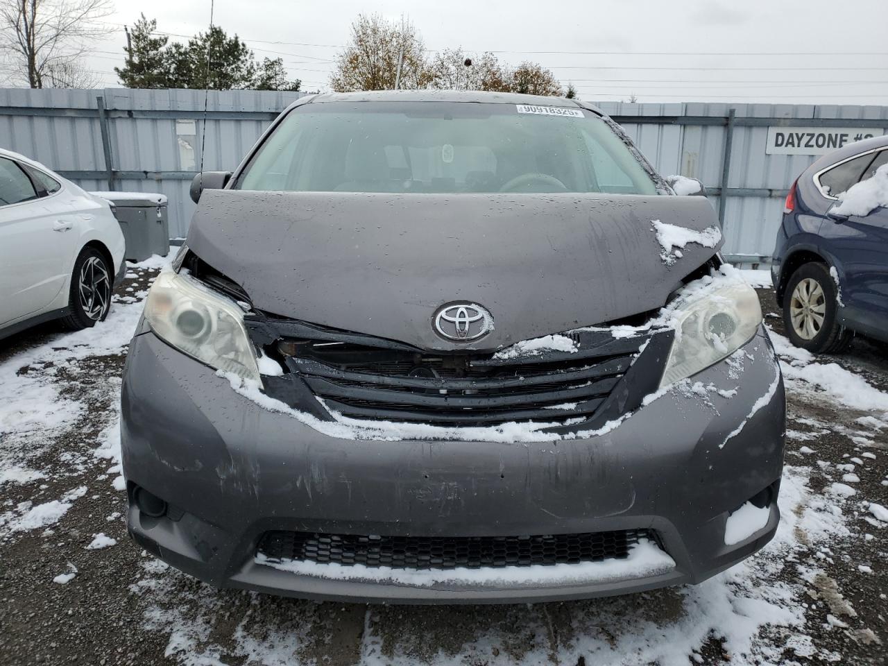2012 TOYOTA SIENNA
