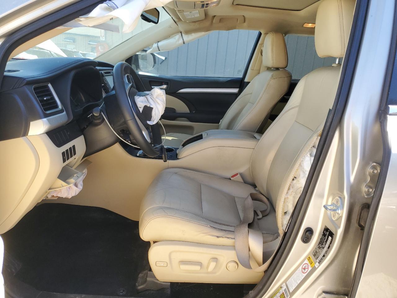 2016 TOYOTA HIGHLANDER