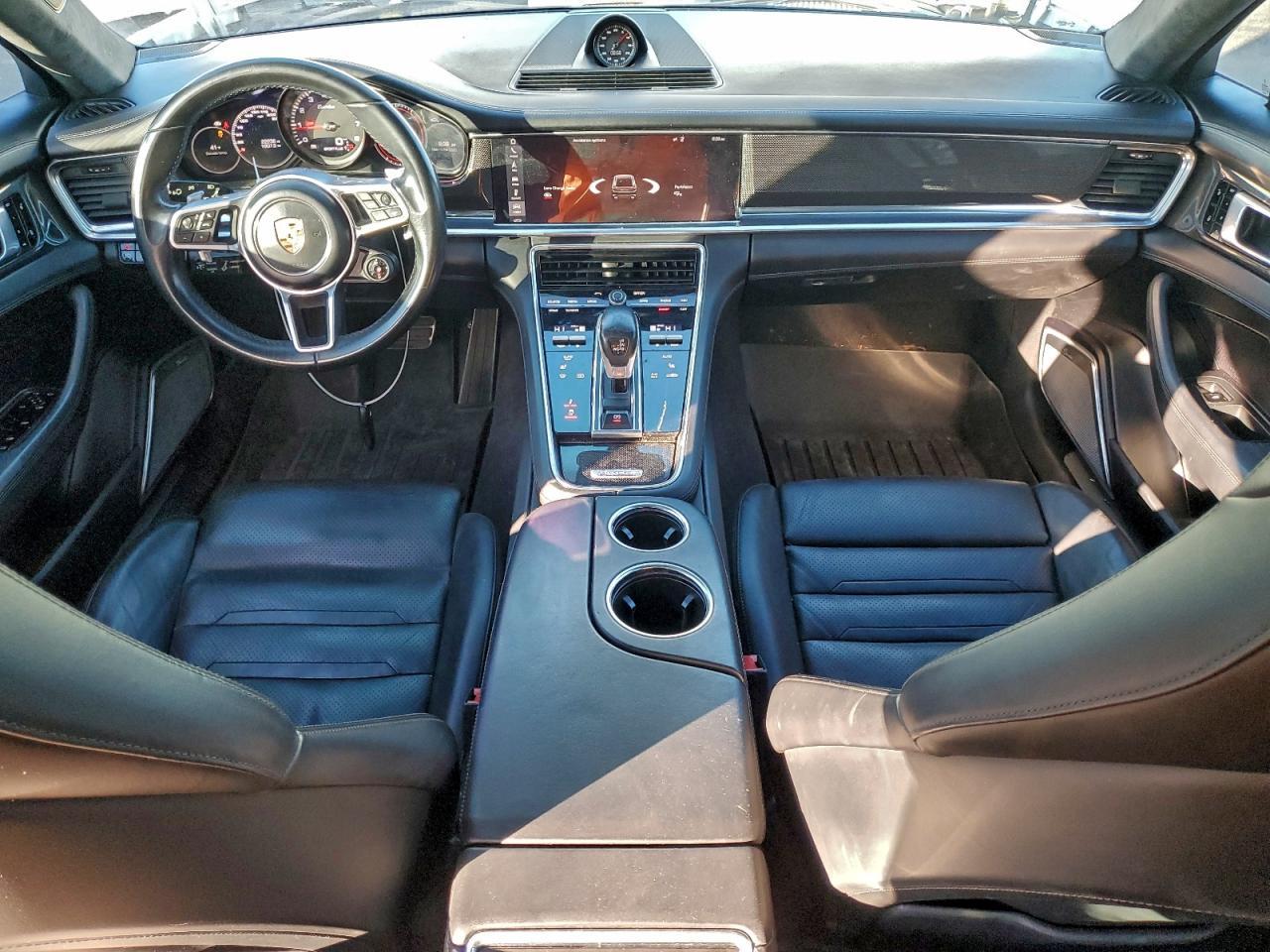 2017 PORSCHE Panamera