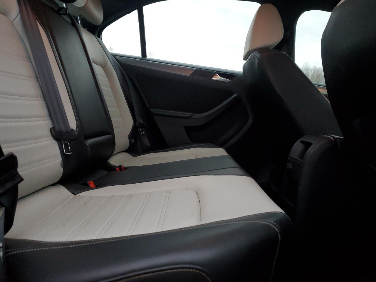 2016 VOLKSWAGEN JETTA