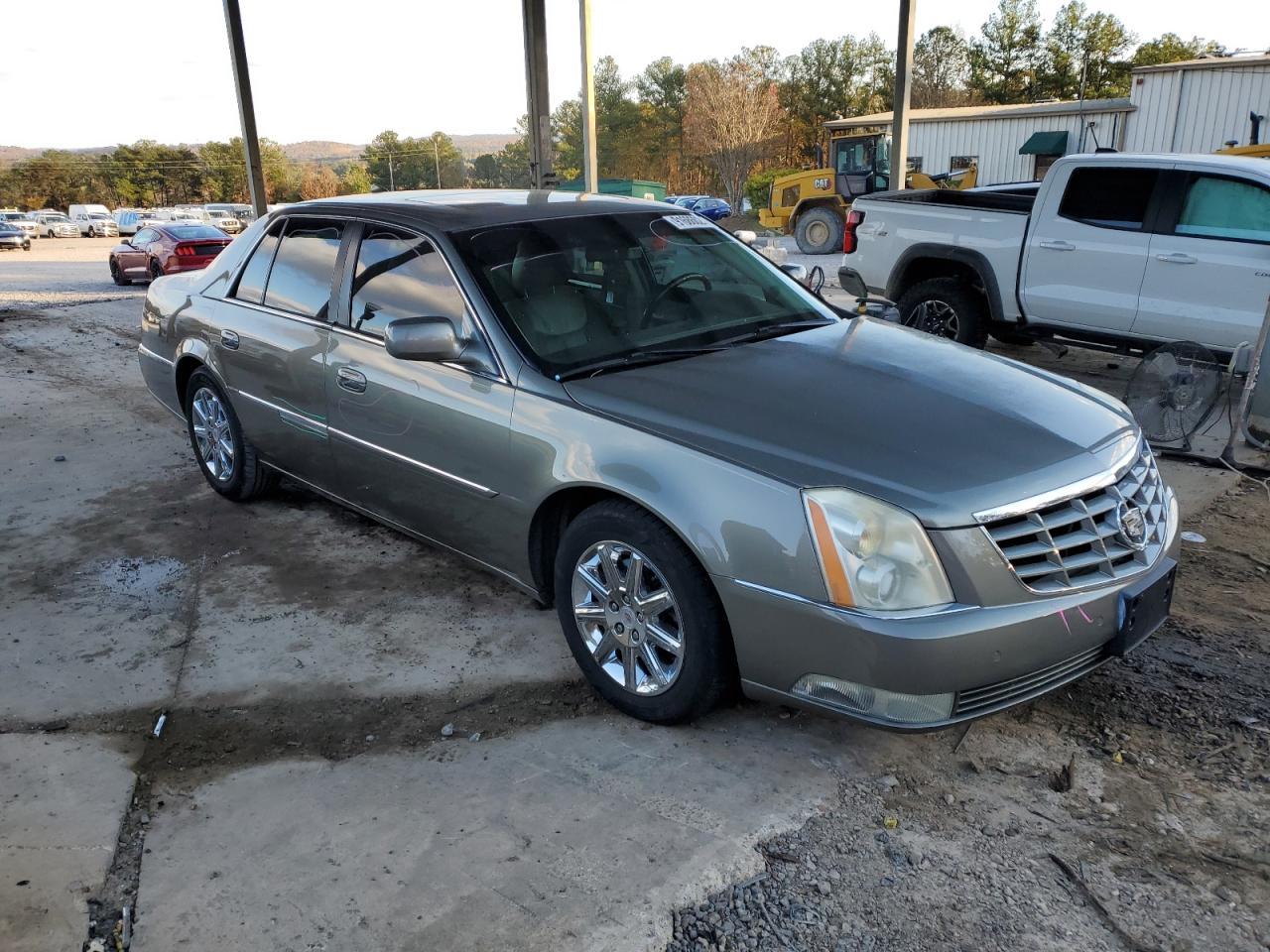 2010 CADILLAC DTS