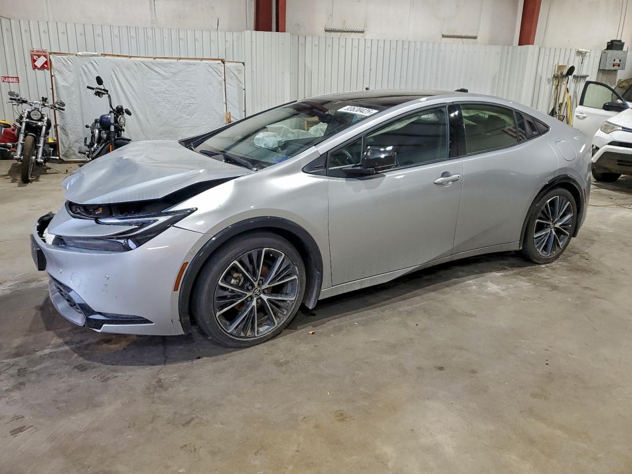 2024 TOYOTA PRIUS